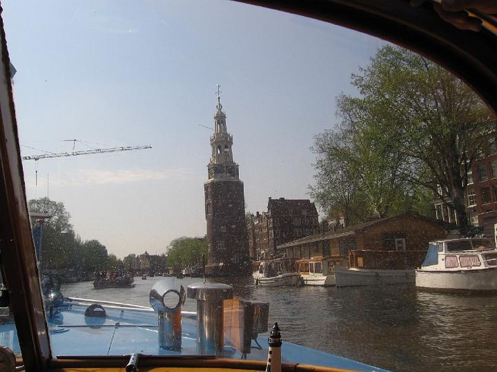 Amsterdam 05.jpg - Die Stadt ist bekannt für ihre vielen Grachten, die Wasserstrassen die Amsterdam durchziehen und durch die man sich in Amsterdam vorkommt wie in Venedig.